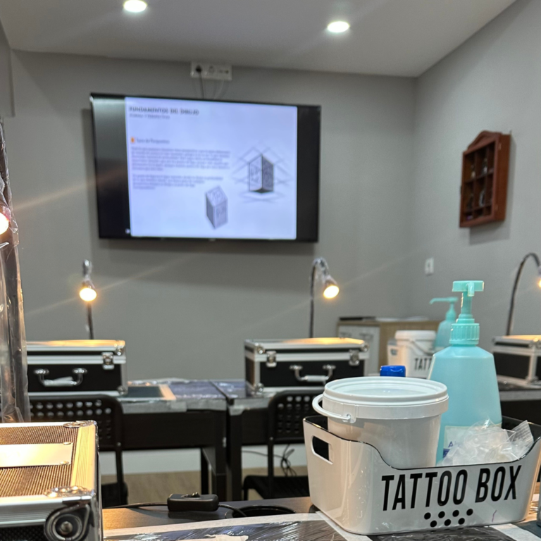 Cómo desarrollar tu estilo único como tatuador