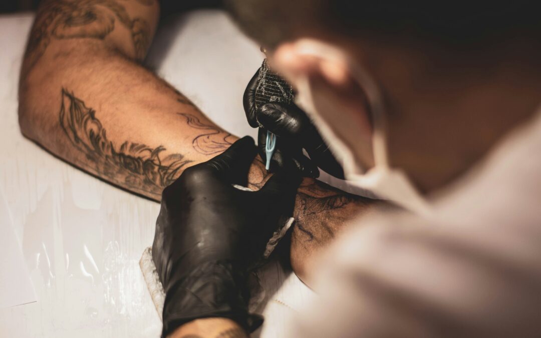 Cursos de Tatuajes Presenciales: Domina el Arte del Tatuaje con Agujas Reales y Experiencias Inolvidables