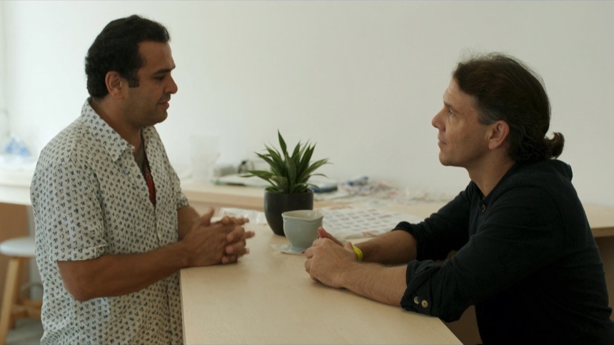 Conversacion en recepcion al planificar como montar un estudio de tatuaje