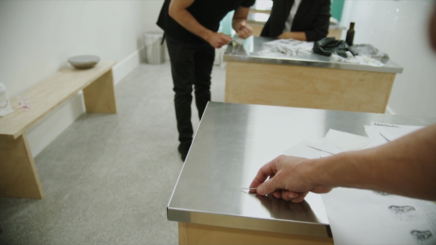 Local limpio y ordenado segun la normativa de tatuaje en Madrid